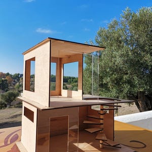 Modernes Holz Puppenhaus DIY Sperrholz Bausatz Typ II (mit Plexiglas) mit Wendeltreppe