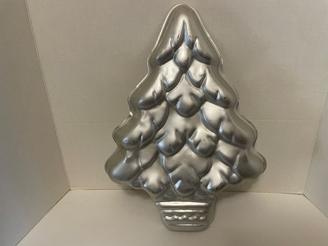 Metal Christmas Tree Cake Pan Vintage Preowned 15 Inch Tall Etsy