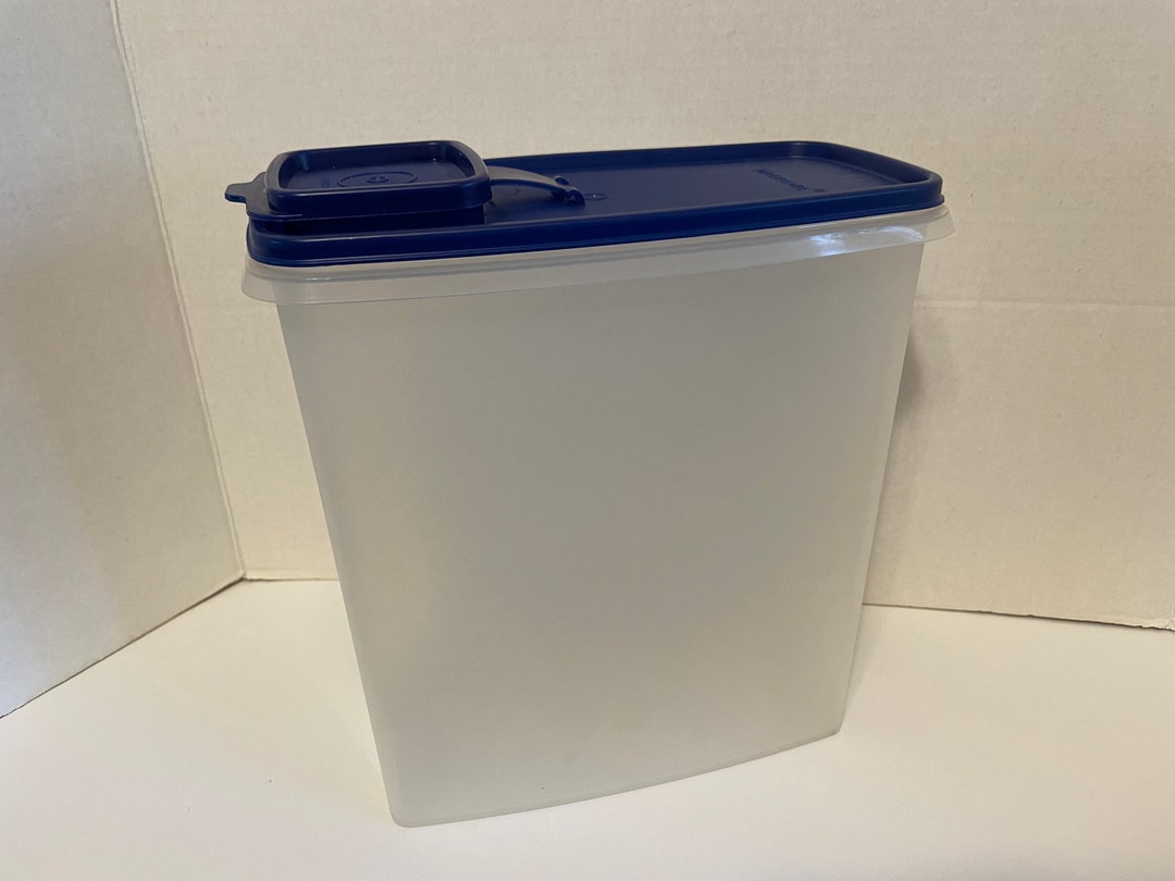 Large Tupperware Cereal Keepers Blue Lid, Container in Great Condition