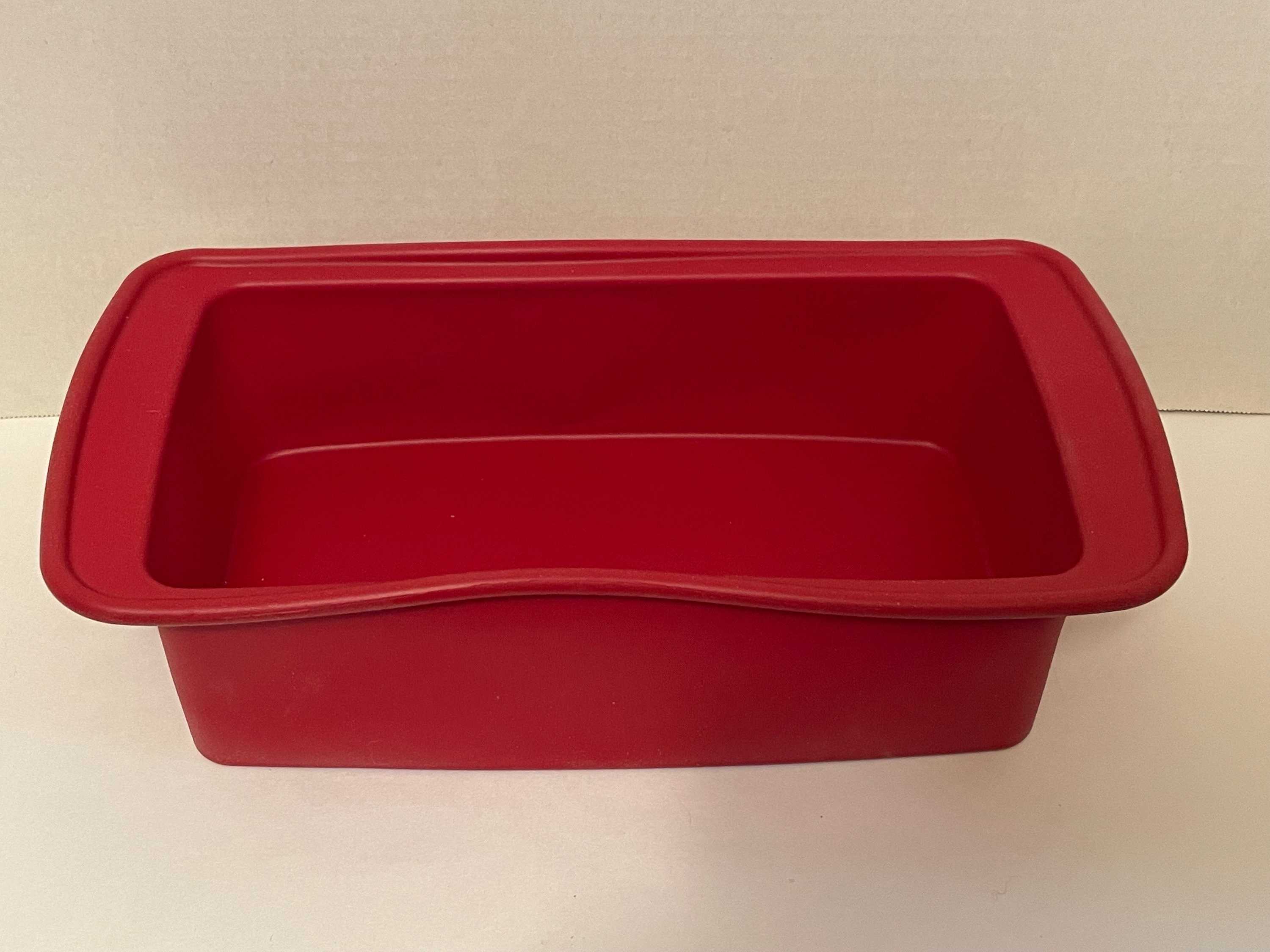 New Condition, Silicone Loaf Baking Pan, 9 X 5 Inches 