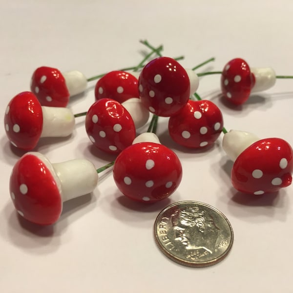 8 mini mushroom picks, 15 x 20 mm mushroom (RR)