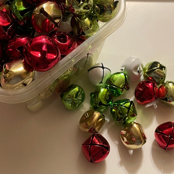 10 count assorted red, green gold and white color metal jingle bells, 20 mm (F5)