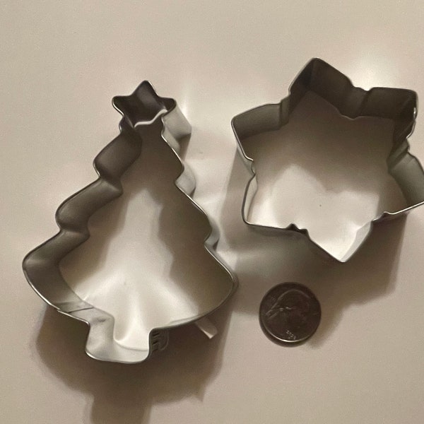 Set of Metal Star and Christmas Tree cookie cutters, 2 3/4 and 4 inch (RR13)