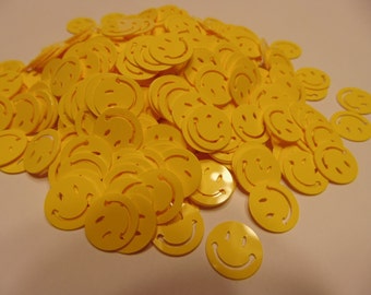 Bright yellow Smilie face confetti / sequins, 13 mm (7)C