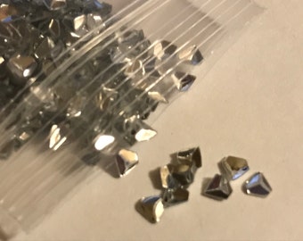 Tiny silver metal Diamond shaped confetti, 3 mm (S11/8)