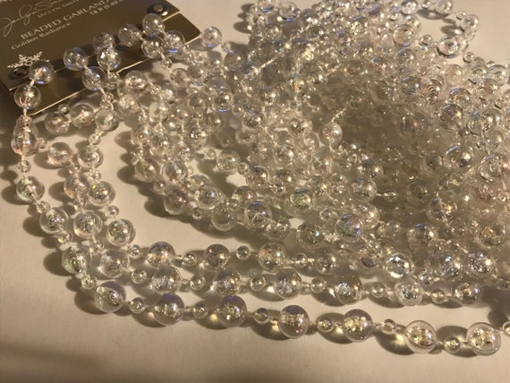 18 feet of shinny silver acrylic bead garland LR4