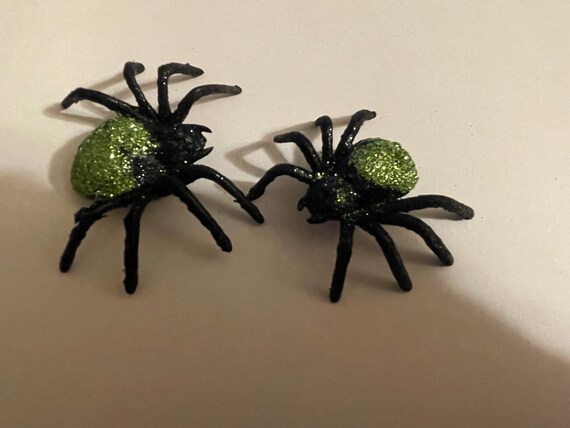 Plastic spiders uk online