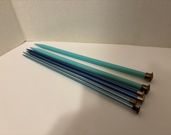 Mix of size 6, 10 and 13 Vintage Knitting Needles, 10 inches long (A1)