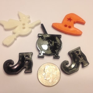 5 piece witch and more button mix, 20-37 mm (B10)