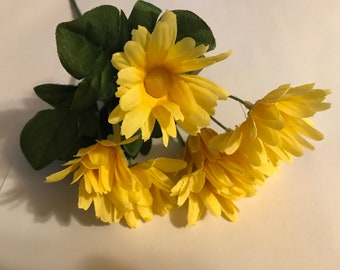 6 bloom yellow Daisey boquet, 11 inches tall (BR31)