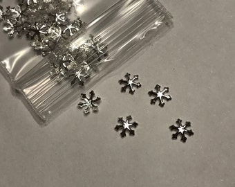50 metal silver snowflake nail decals 5 mm (S11/3)