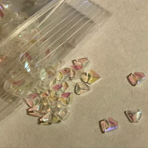 Tiny Iridescent Diamond shaped confetti, 3 mm (17)