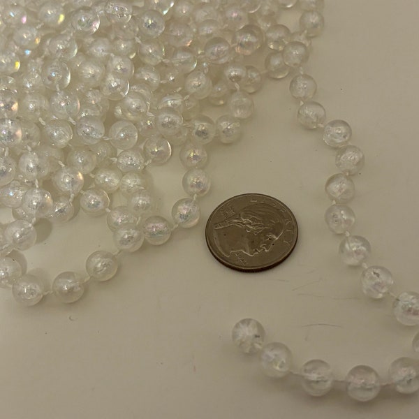 18 feet of white iridescent Bead Garland, pre-owned (HR350)