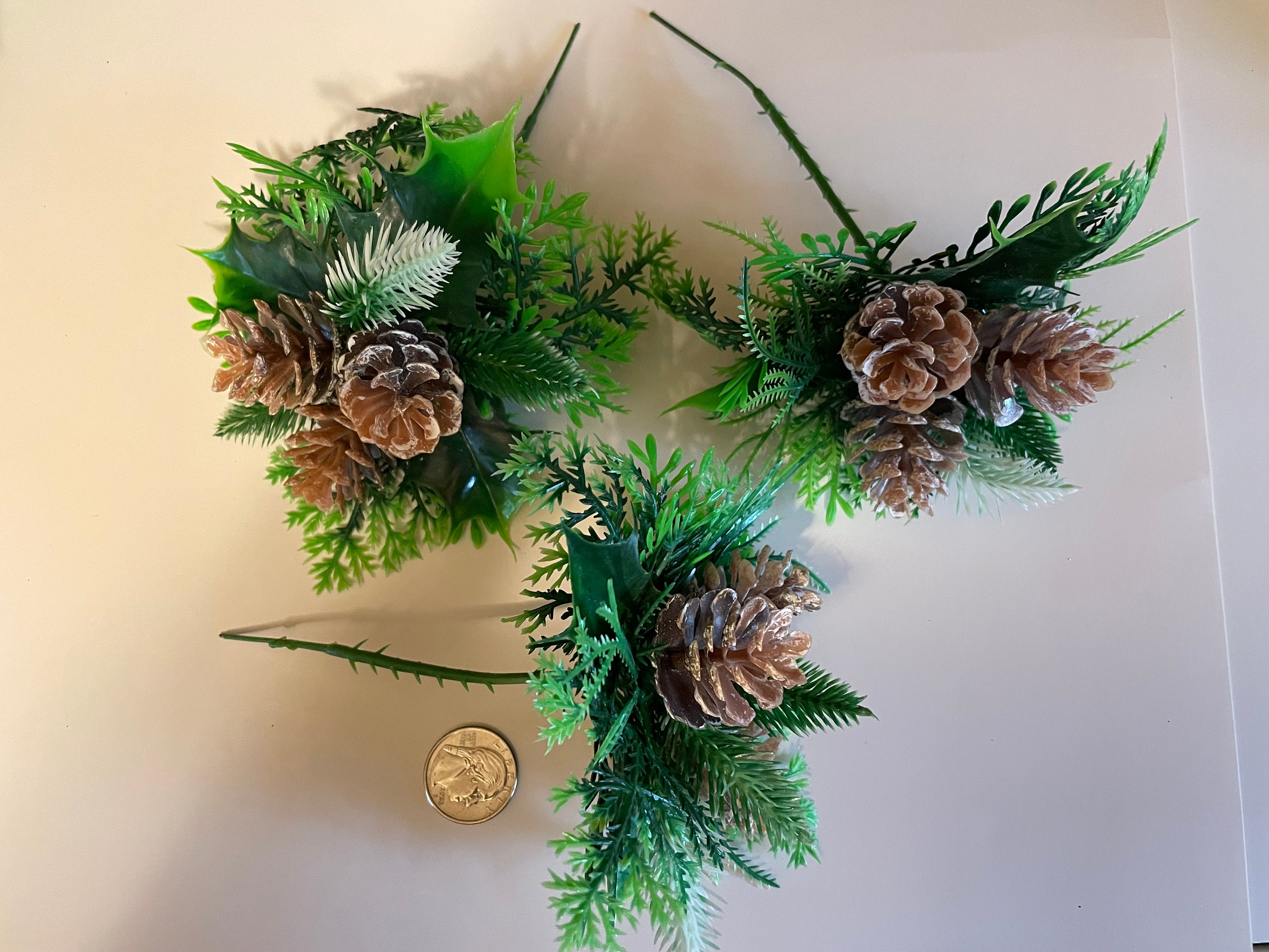 ABOOFAN 3 Pcs Pine Tree Picks Pinecone Picks Artificial Fake Faux Pine  Trees Small Pine Pick Pine Picks with Pine Cones Stem Pine Cone Artificial  Tree