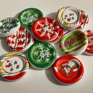 6 count assorted wood Christmas button mix, 18 mm (1)