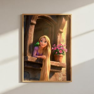 Könnte beinhalten: Ein gerahmter Kunstdruck, der eine langhaarige Figur mit einem grünen Chamäleon auf der Schulter zeigt, die sich aus einem hölzernen Fensterrahmen lehnt, neben einem Terrakottatopf mit leuchtend rosa Blumen vor einem warmen, sonnigen Hintergrund.
