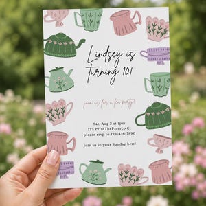 Invitación de cumpleaños con temática de fiesta de té, tetera floral y taza de té, plantilla para fiesta de cumpleaños de niñas, invitación en tonos verde salvia y rosa (descarga digital).
