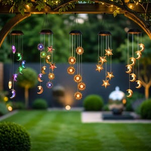 Campanilla de viento solar celestial / Luz de jardín con luna, estrella y sol / Farol colgante colorido / Decoración para patio exterior / Regalo para amantes de la jardinería