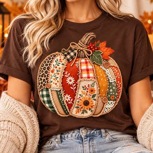 Jesienna koszula z łatkami i dynią, jesienna koszulka z grafiką w stylu vintage, imitacja haftowanej dyni, jesienna koszula z nadrukiem w panterkę, prezent na Święto Dziękczynienia