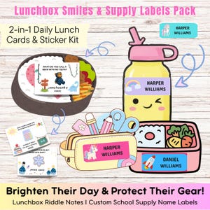 Può includere: Un set di etichette per forniture scolastiche e note per il pranzo, che include schede con indovinelli, una borraccia gialla, un astuccio e contenitori per il pranzo con etichette personalizzate riportanti i nomi Harper e Daniel Williams.