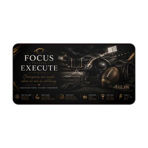 Podkładka pod mysz Focus Execute Football Helmet Desk Mat | Motywująca podkładka pod mysz do gier sportowych