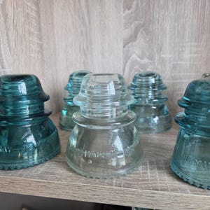 Vintage Hemingray och Whitall Tatum glasisolatorer, parti | Aquablå och klar | Lantgårdsinredning