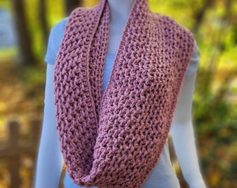 Blush Pink Crochet Infinity Scarf - Warm and Cozy Womens Winter Scarves - Minimalist Winter Chunky Cowl - Chunky Yarn Neck Warmer Loop Scarf