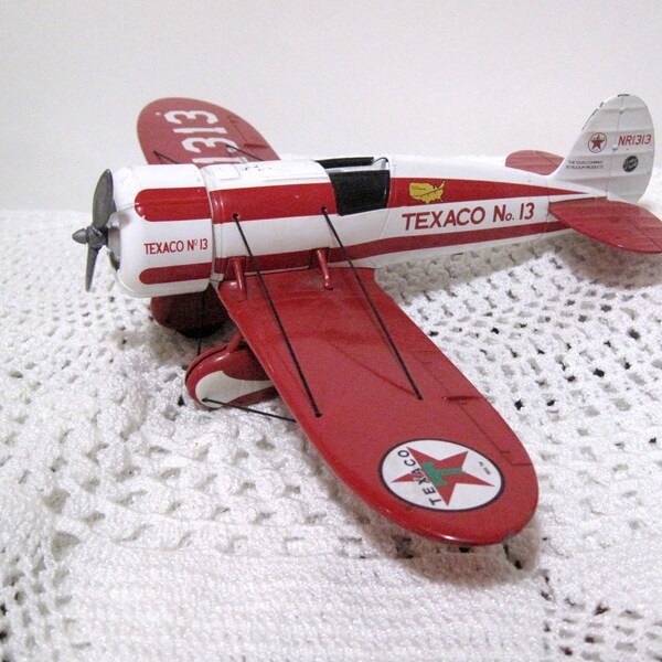 RESERVED Wings of Texas, Texaco Medal Plane Bank, 1992, issued in 1997, 1930 Travel air model R, N. Levy toys, Red & White plane