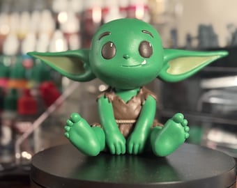 Handbeschilderd hars goblinfiguurtje | Fantasy bureaudecoratie | D&D-geïnspireerd verzamelobject | Goblin minifiguur