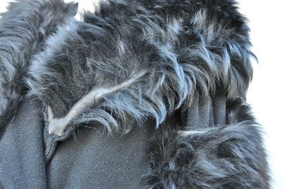 Vintage Wool Coat with Huge Fox Fur Collar & Fur … - image 8