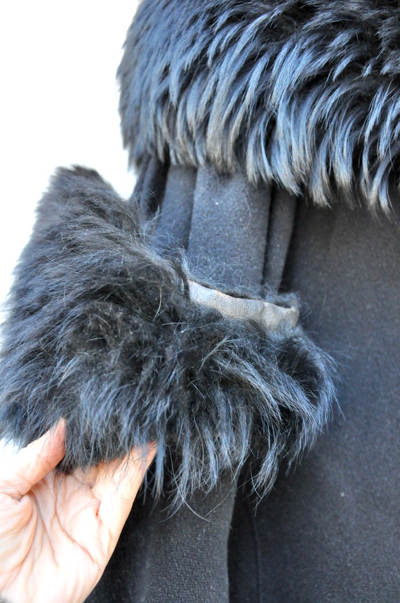 Vintage Wool Coat with Huge Fox Fur Collar & Fur … - image 9