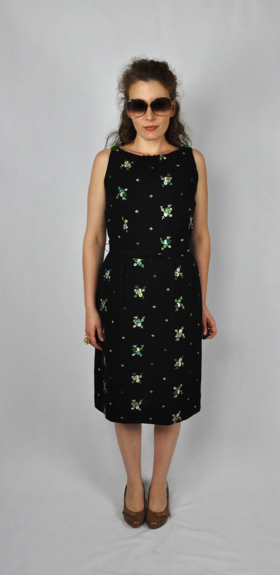 50s Dress - Floral WOOL EMBROIDERED Dress - Black… - image 5