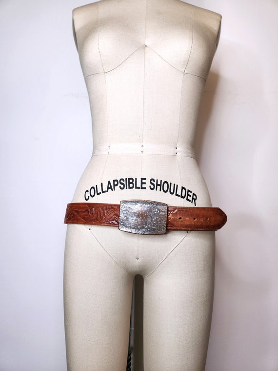 Vintage Tooled Floral Leather Belt - Brown Leathe… - image 4