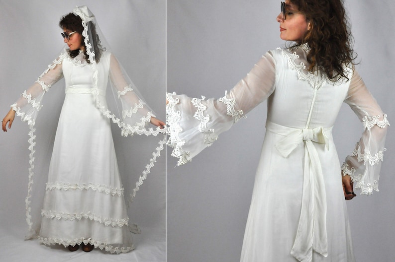 SALE 60s LACE Wedding Dress , Bell Sleeves , Long Lace Net VEIL Tulle , Gorgeous , Vintage Bride Off White , 60s Wedding Dress , Xs , S