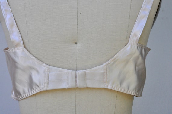 Vintage Satin BULLET Bra - 50s Ivory Bullet Bra -… - image 6