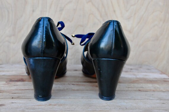 50s Black Patent Leather Pumps - Manor Bourne for… - image 5