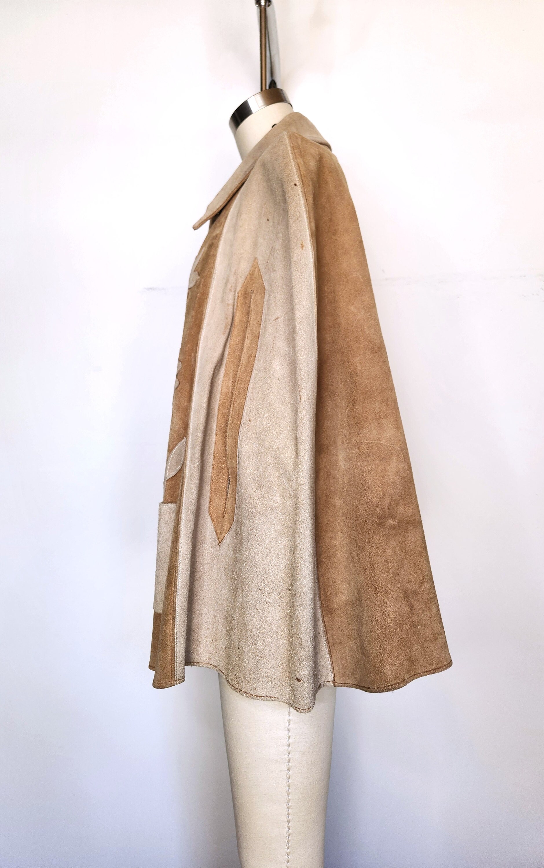 Vintage 70s Leather Suede Poncho Cape - Flowers Floral Suede Vintage 70s Leather Suede Poncho Cape - Flowers Floral Suede