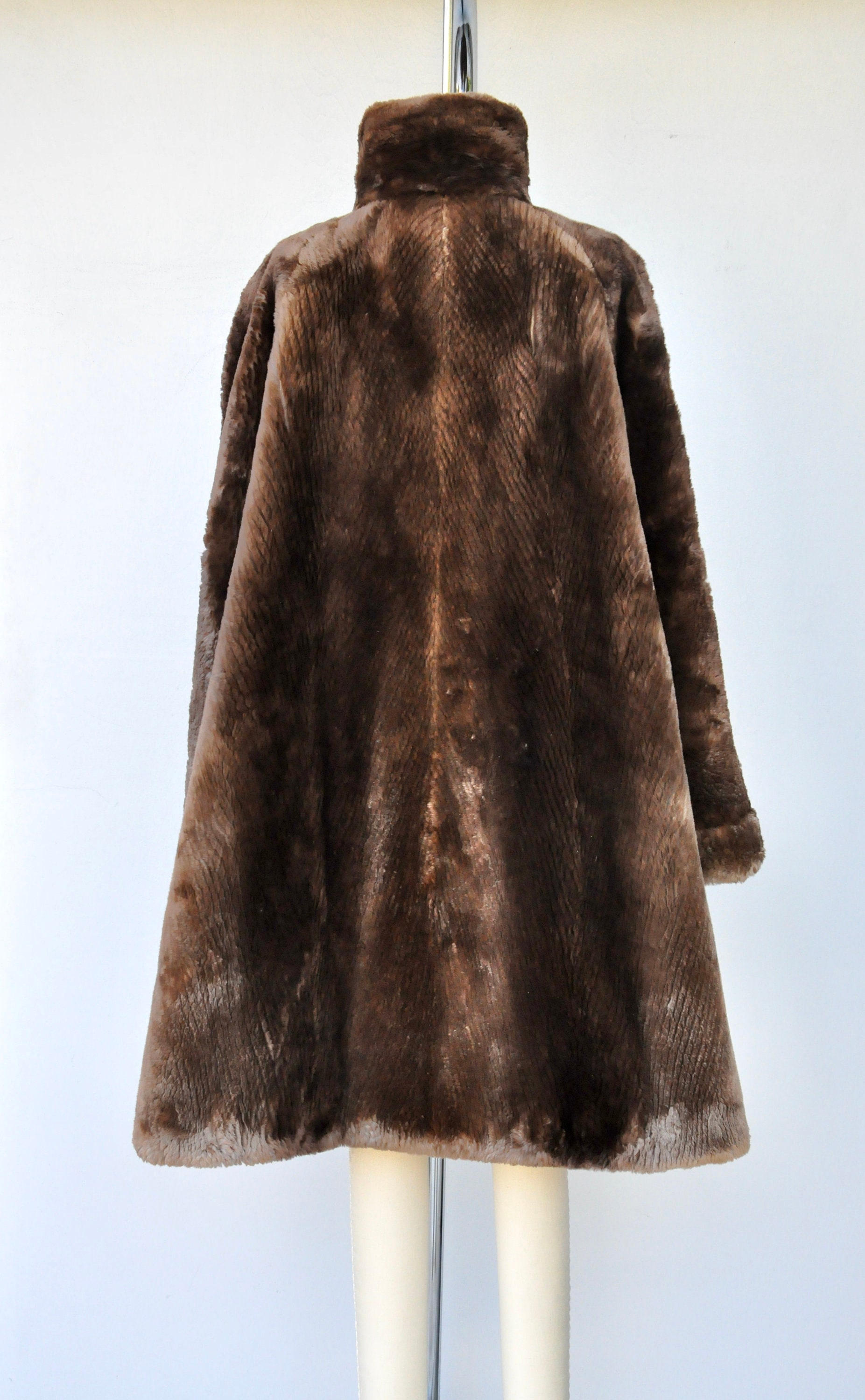 Vintage 40s 50s Mouton Coat - Italian Coat - Very Chunky Fur Wool