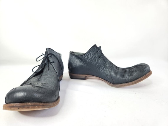 Vintage Textured Black Leather Ankle Boots - Lace up Ankle  display picture 1