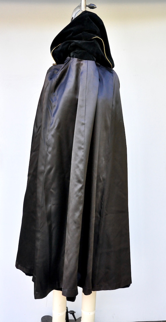 Vintage Hooded Velvet Cape Cloak - Black Velvet C… - image 10