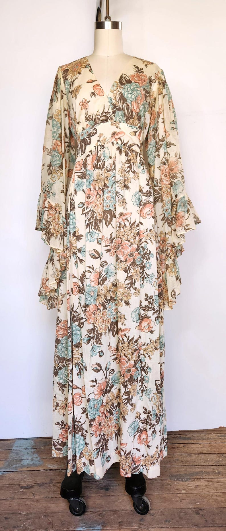 70s Cotton Dress W/huge ANGEL Wing BELL Sleeves - Floral Dress Boho ...