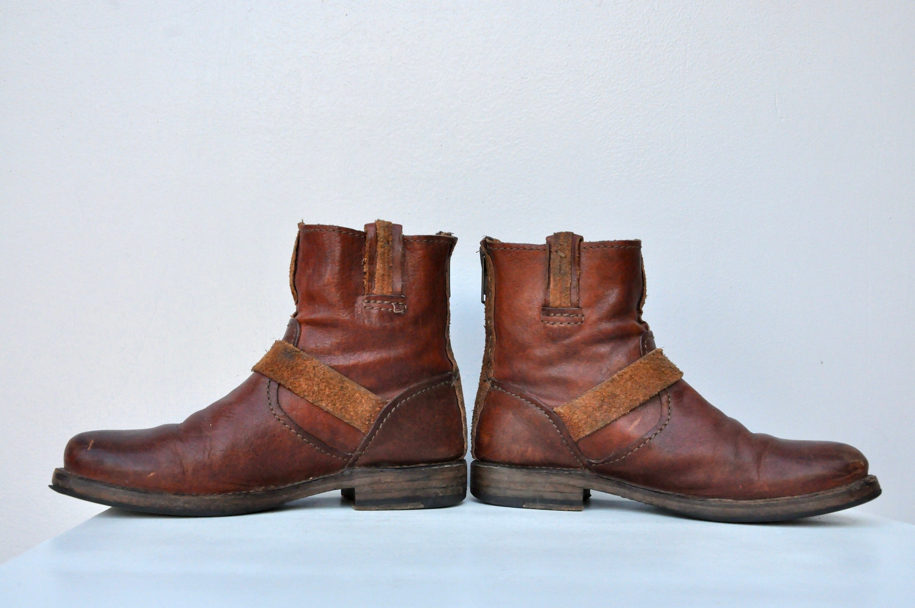 Frye chris zip boot sale