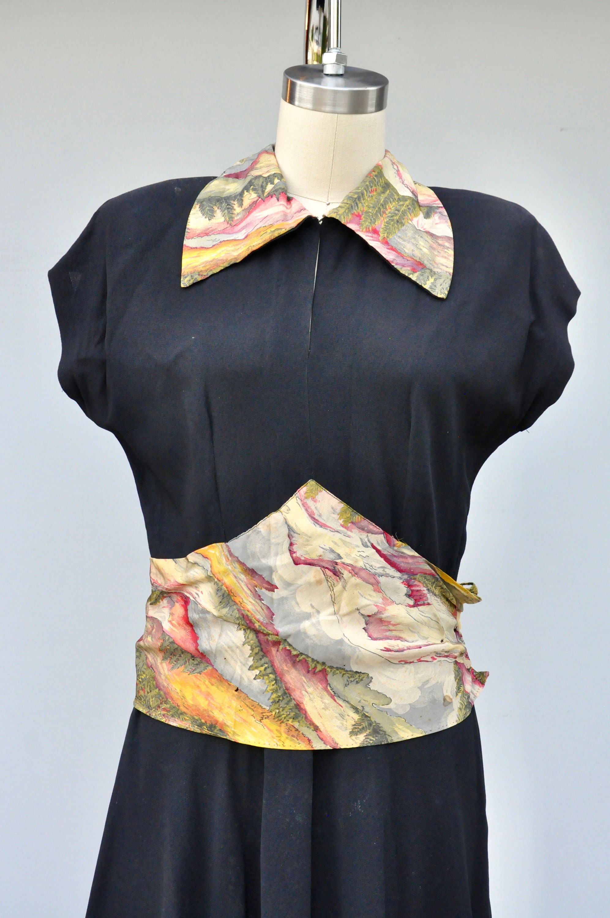 Vintage 1940s Black Dress - 40s Rayon Dress with Silk Collar and Waist Band - Wounded Study Copy Collectible Filming PhotoShooting S
