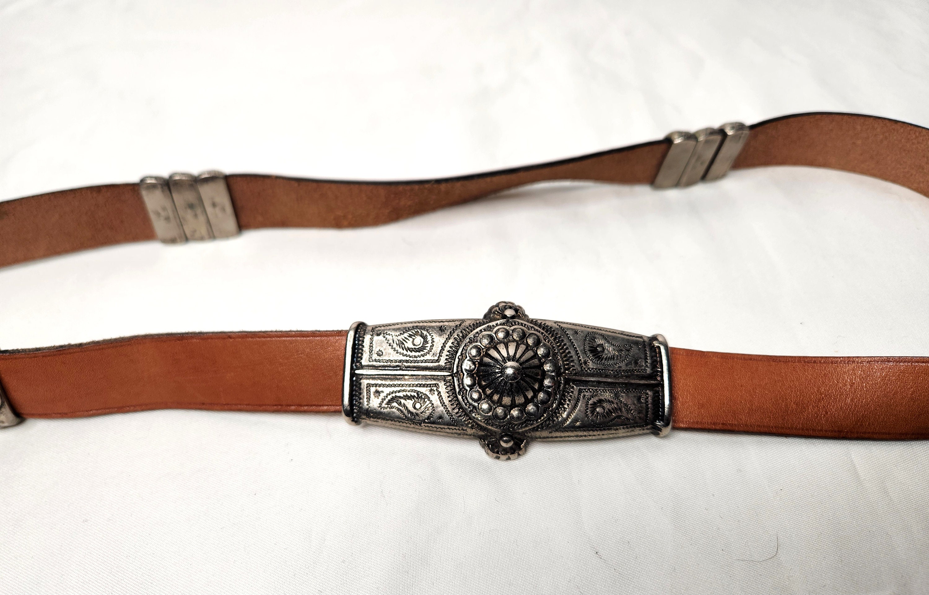 Vintage Studded Brown Leather Belt El Corte Ingles Belt Silver Metal Studs XS Vintage Studded Brown Leather Belt - El Corte Ingles Belt  main image 4