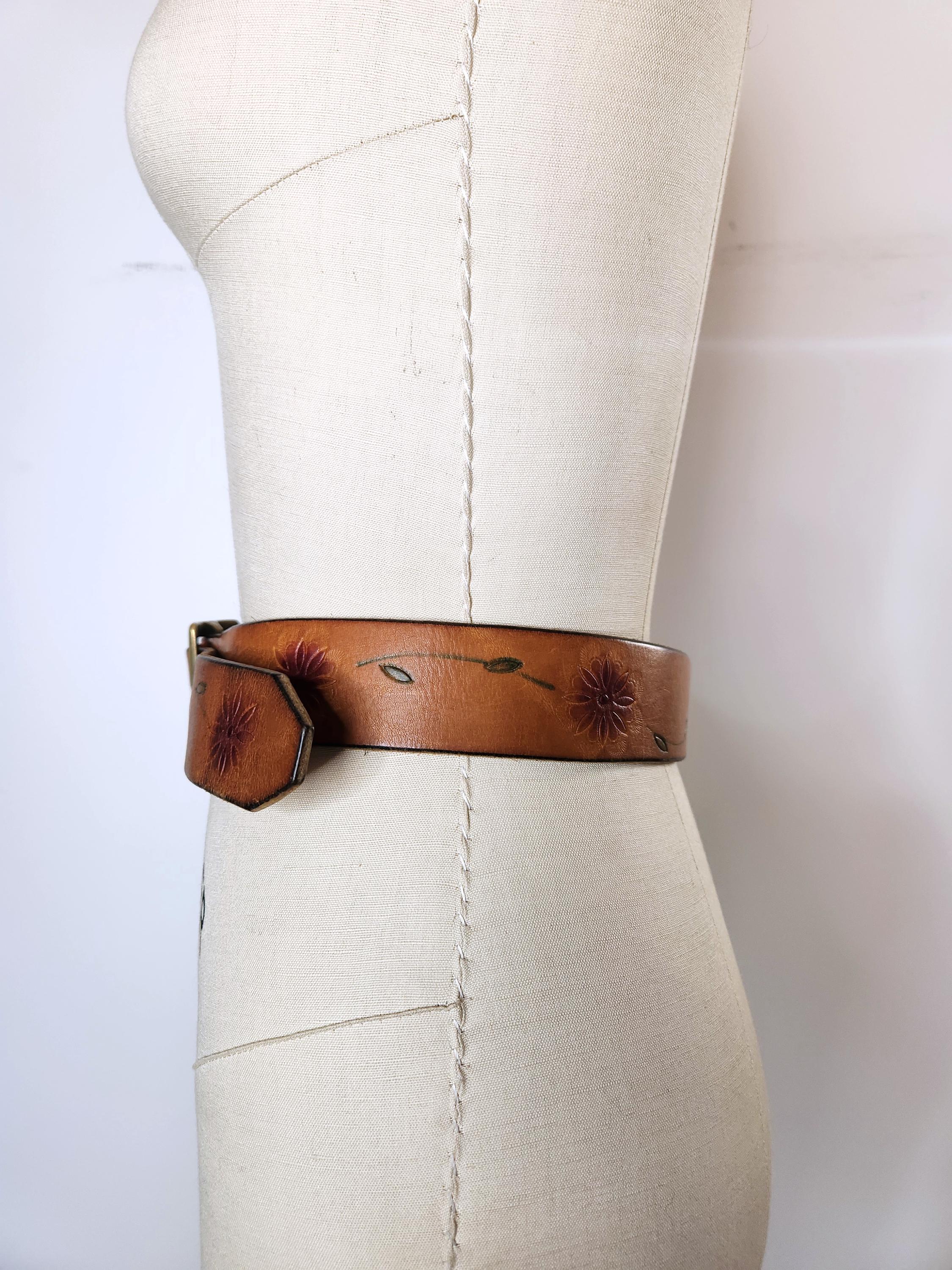 Vintage Hand Tooled Leather Belt Wooden Belt Buckle Bohemian Gypsy Womens M Womens HAND TOOLED LEATHER Rhinestone Western Cowgirl Cowboy  main image 2