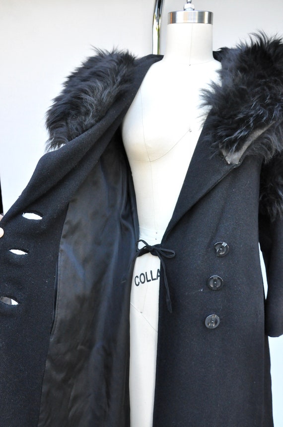 Vintage Wool Coat with Huge Fox Fur Collar & Fur … - image 5