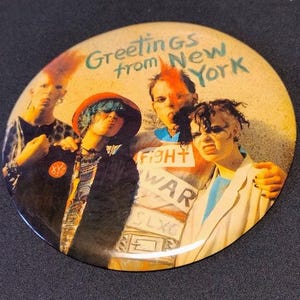 1986 Vintage Giant 15cm (6") Punk Rock Jumbo - Greetings From New York - Made by Button-Up NYC - Rare 1980s Music Memorabilia with Stand