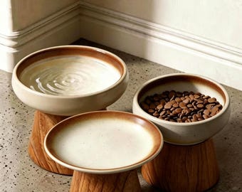 Verhoogde keramische kattenbak met moderne houten standaard, verhoogde hondenbak, snorhaarvriendelijke ondiepe voerbak voor huisdieren, esthetische kattenvoer- en waterbak, cadeau voor kattenmoeder