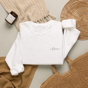 Mama-Sweatshirt mit Stickerei | Rundhalsausschnitt mit Herzschlagmotiv in Schreibschrift | Fleece-Pullover aus Baumwollmischgewebe