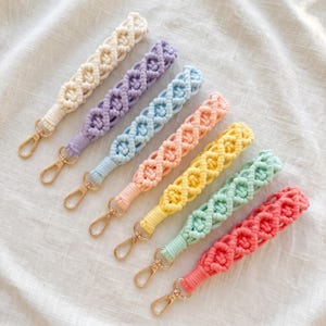Macrame Wristlet Keychain: Braided Cotton Phone Strap with Zinc Alloy Clasp